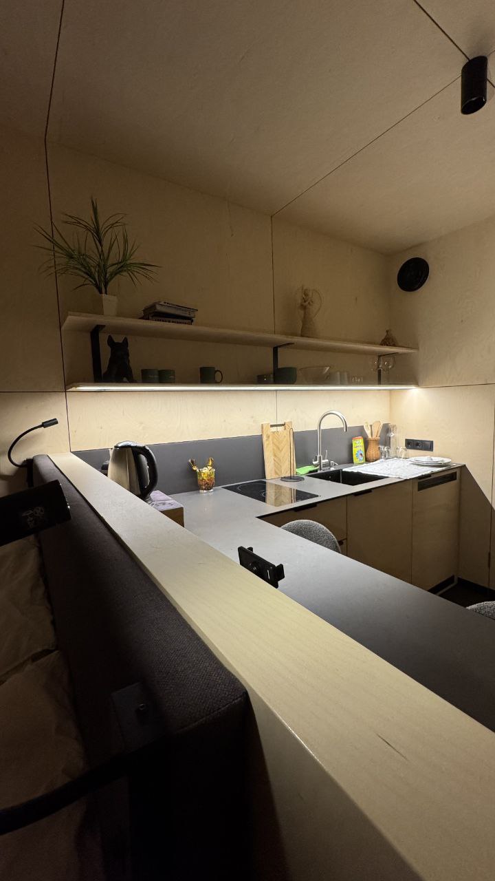 Domivka.cz M1 Stealth 18